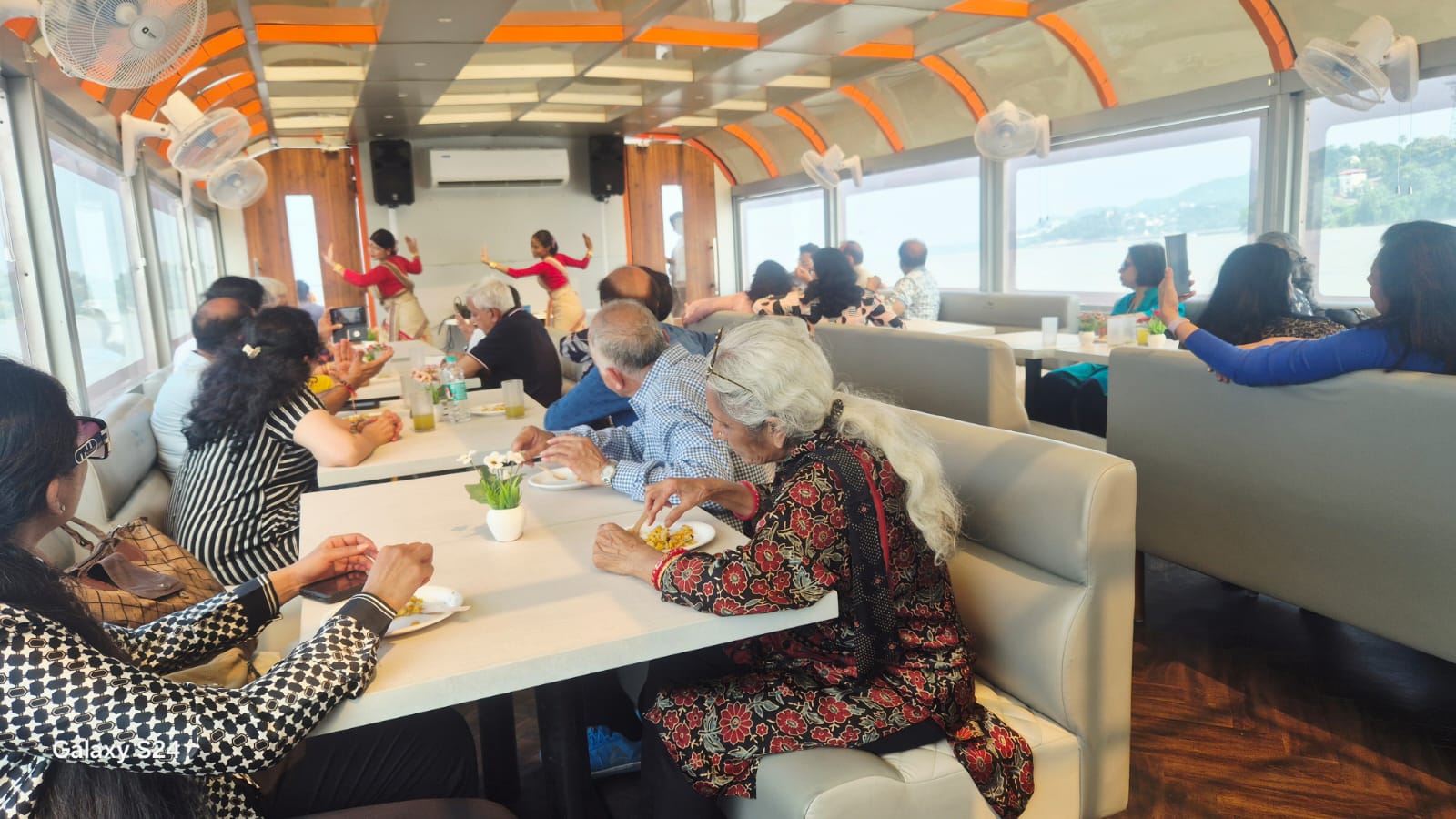 Lunch Cruise guest photo, 6 Oct 2026
