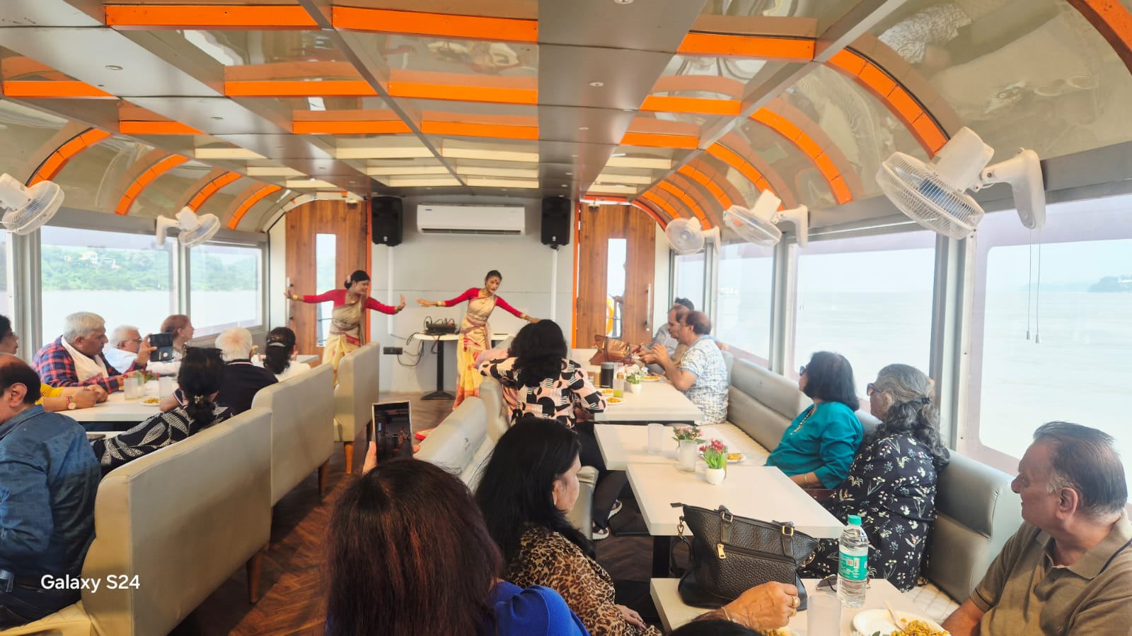 Lunch Cruise guest photo, 6 Oct 2026