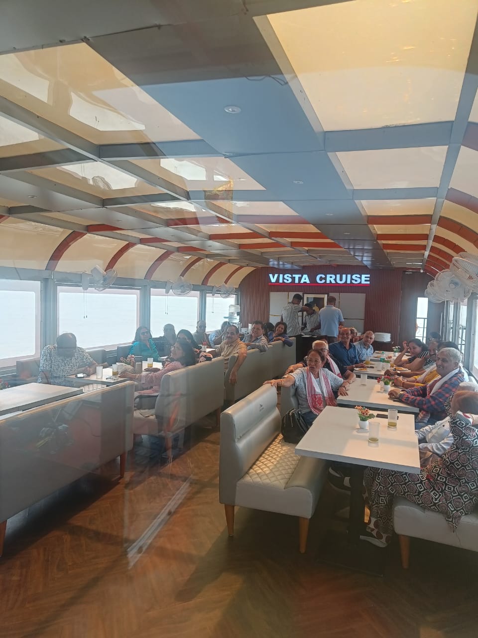 Lunch Cruise guest photo, 6 Oct 2026