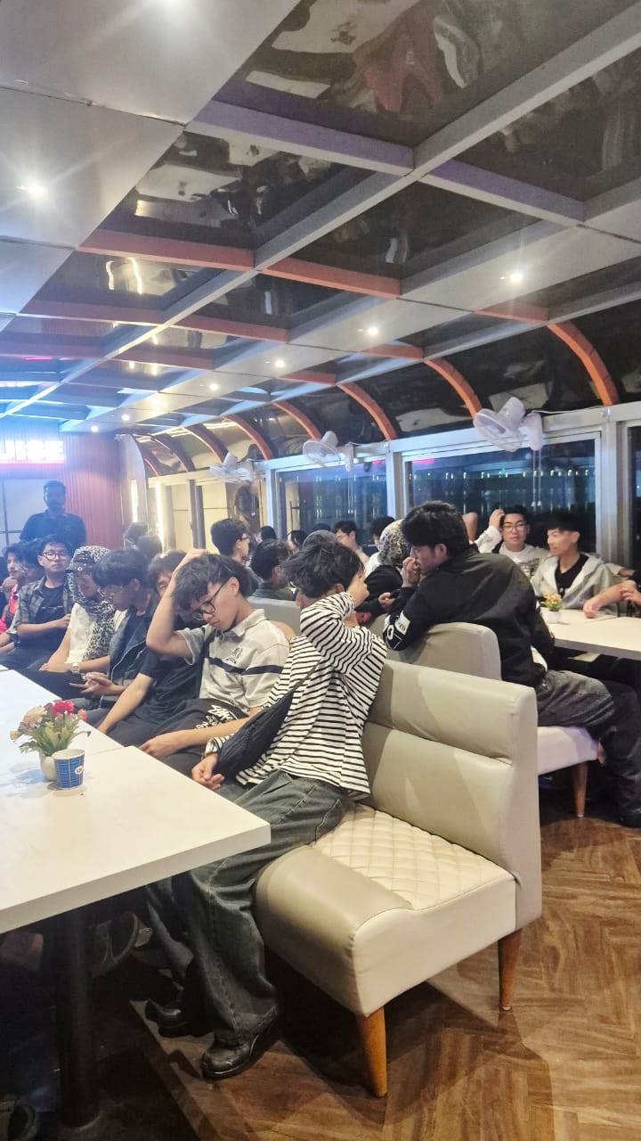 Dinner Cruise guest photo, 23 Oct 2026
