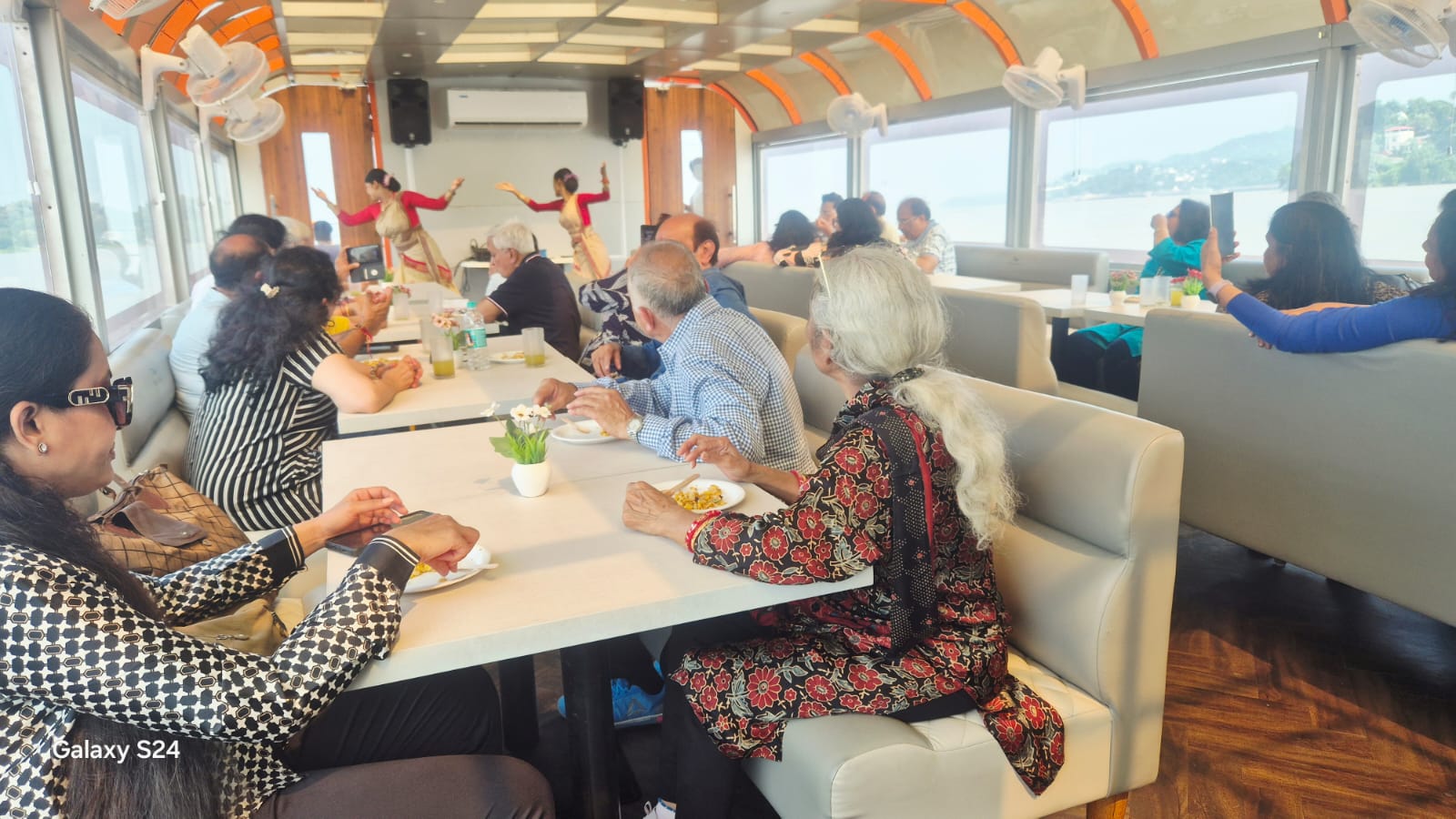Lunch Cruise guest photo, 6 Oct 2026